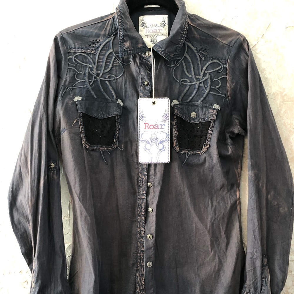 NWT Denim Roar button shirt..